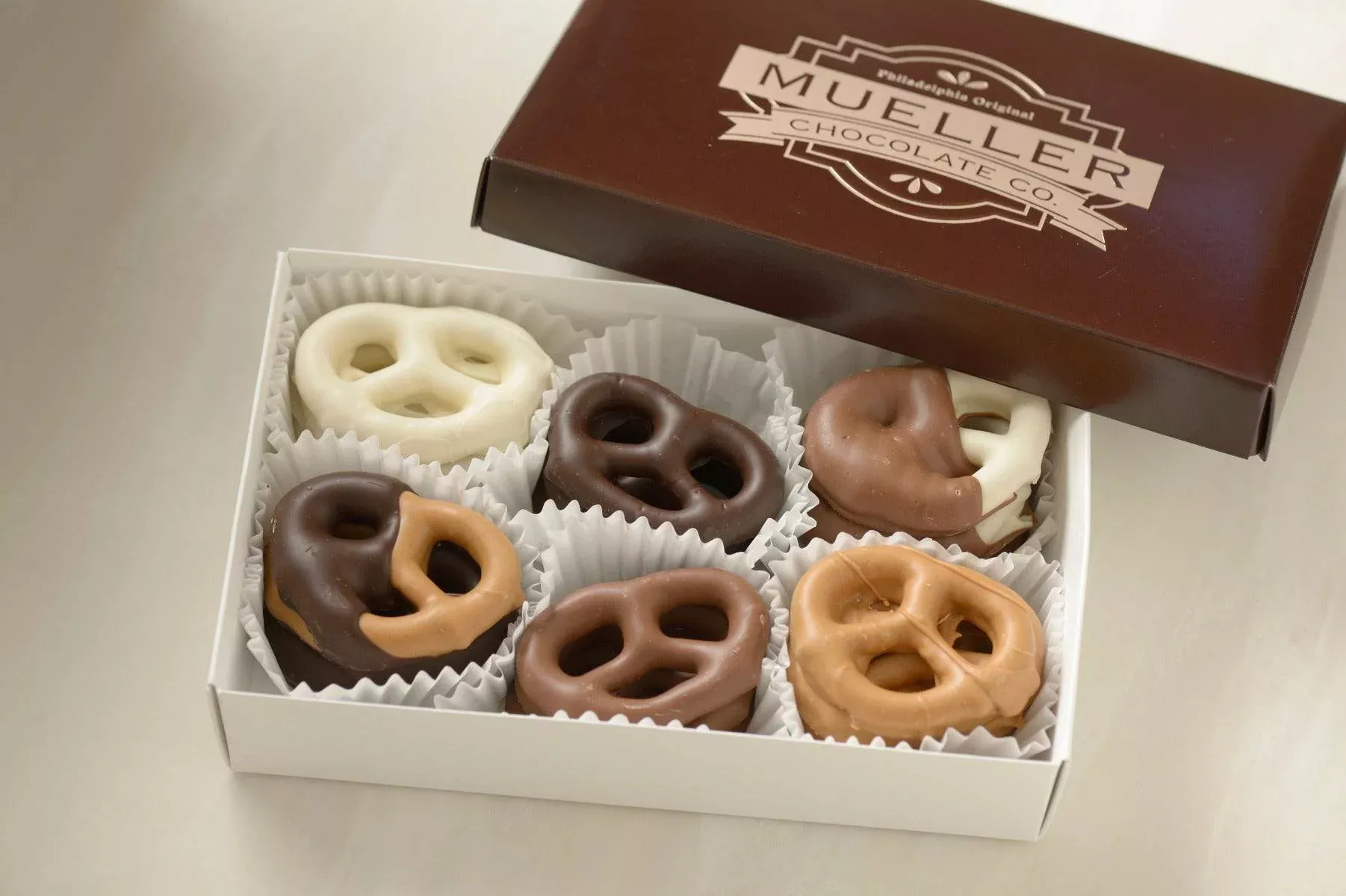 Assorted Chocolate Covered Pretzel Gift Box (18 Pieces)