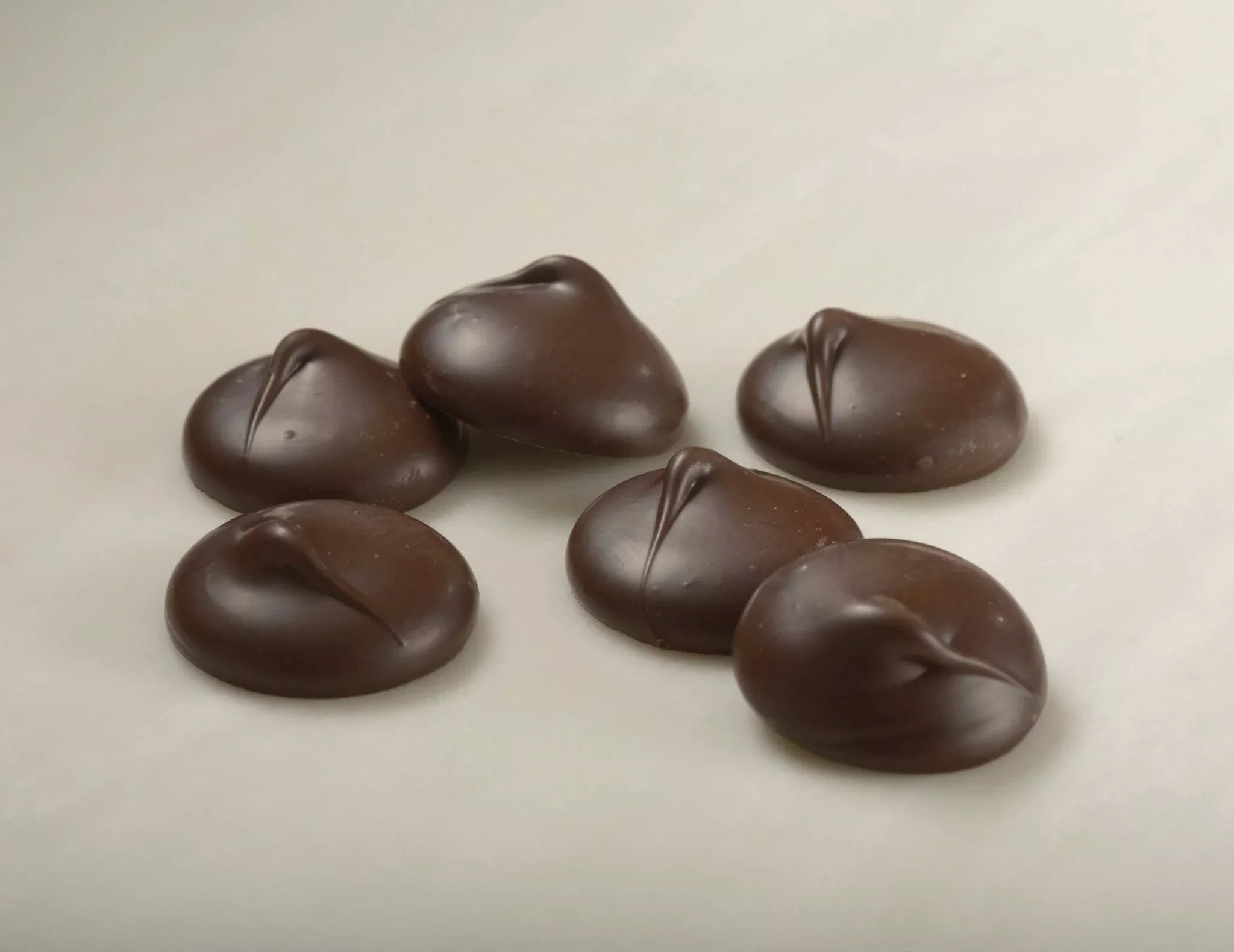 Gourmet dark chocolate drops