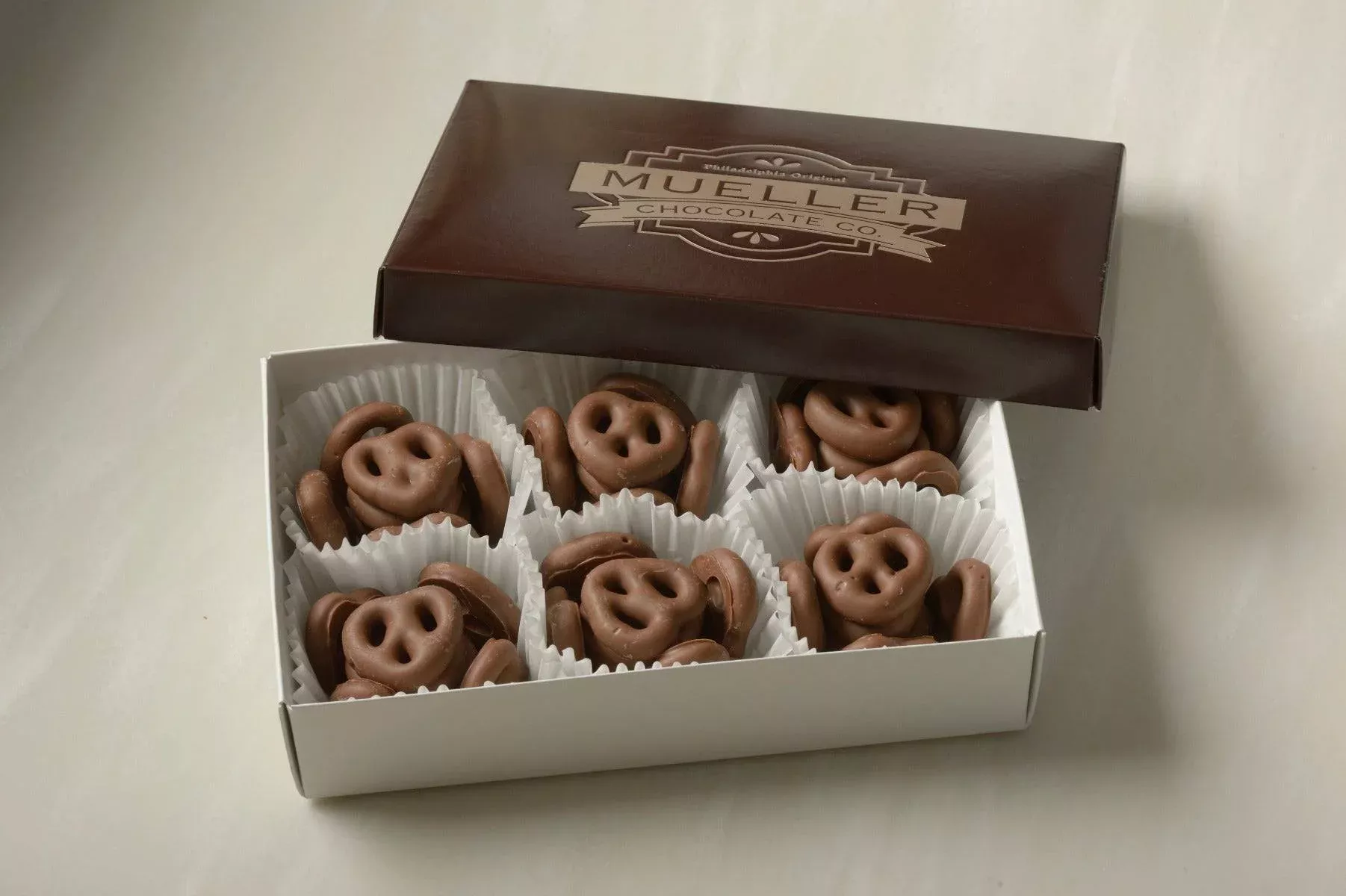 Milk Chocolate Covered Mini Pretzel Gift Box – 1 lb