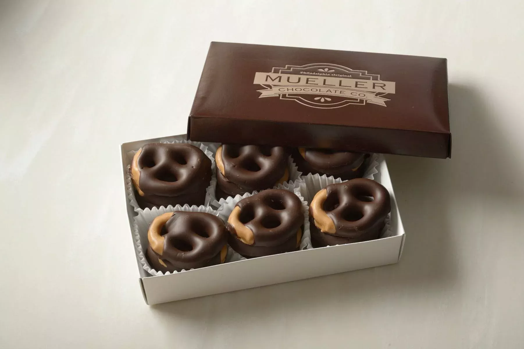 Peanut Butter & Dark Chocolate Covered Pretzel Gift Box (18 Pieces)